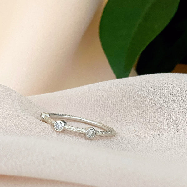 Cicee Orbit ring 3 moissanite silver