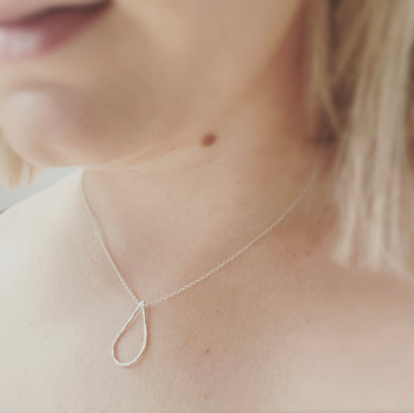 Cicee hammered silver teardrop nekclace