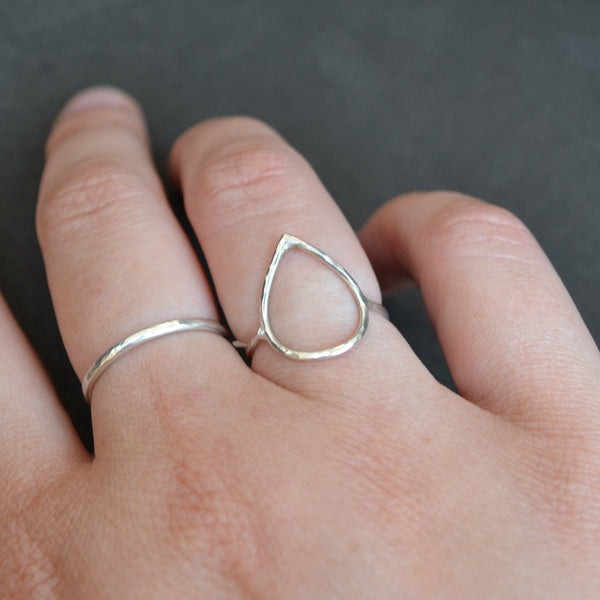 Cicee teardrop ring silver hammered