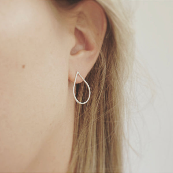 Cicee teardrop stud earring hammered stud